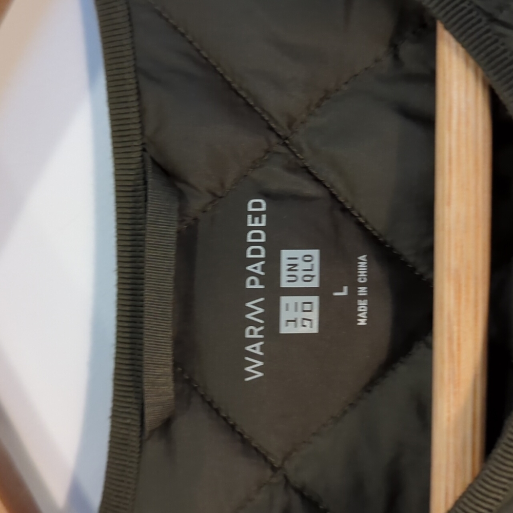 Uniqlo Quilted Lightweight Jacket in Olive Green - Picture 2 of 5